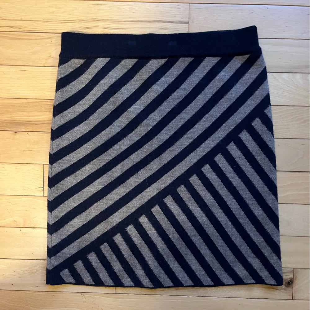 Cynthia Rowley wool skirt navy/tan xs